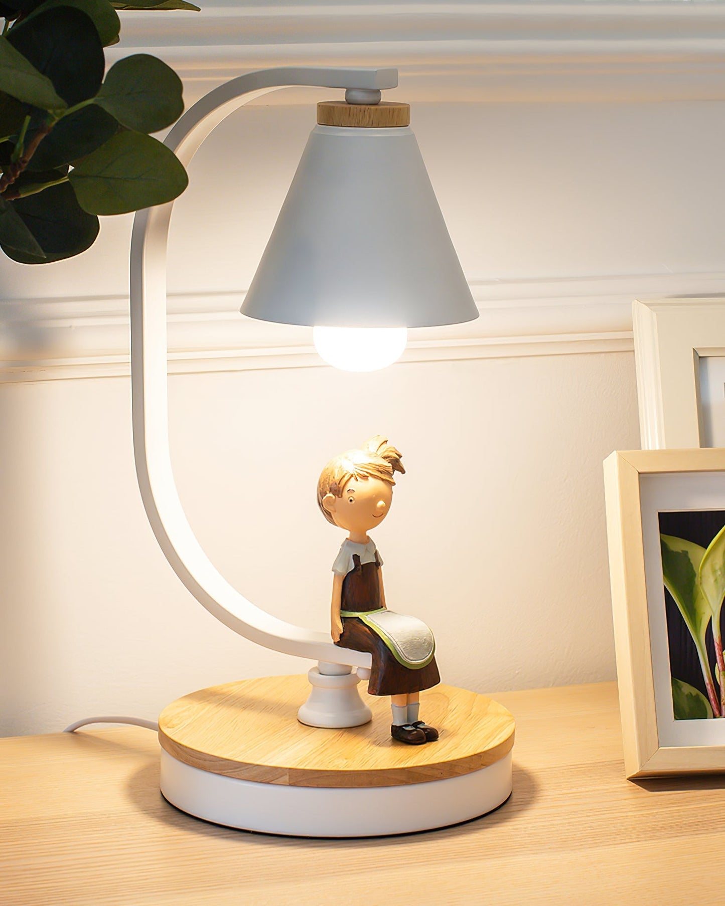 AuraSfera - Moderne Skrivebordslampe