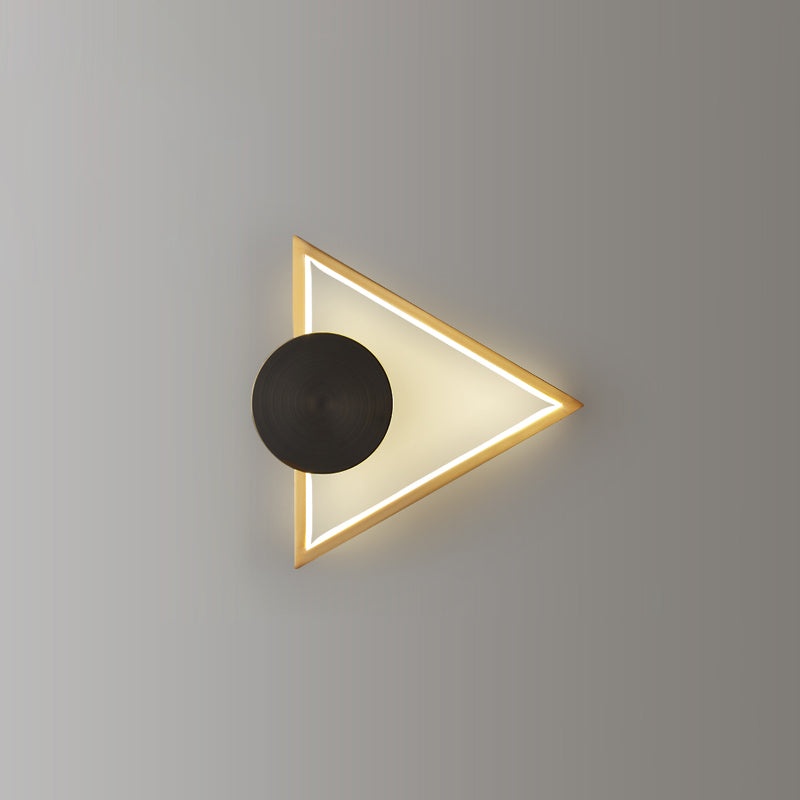 GeoLight – Sleek Geometric Wall Lamp for Contemporary Spaces