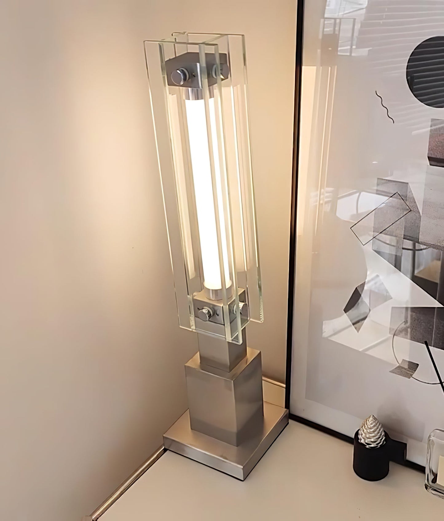 RefinedLume - Lampe de table élégante avec une lueur subtile