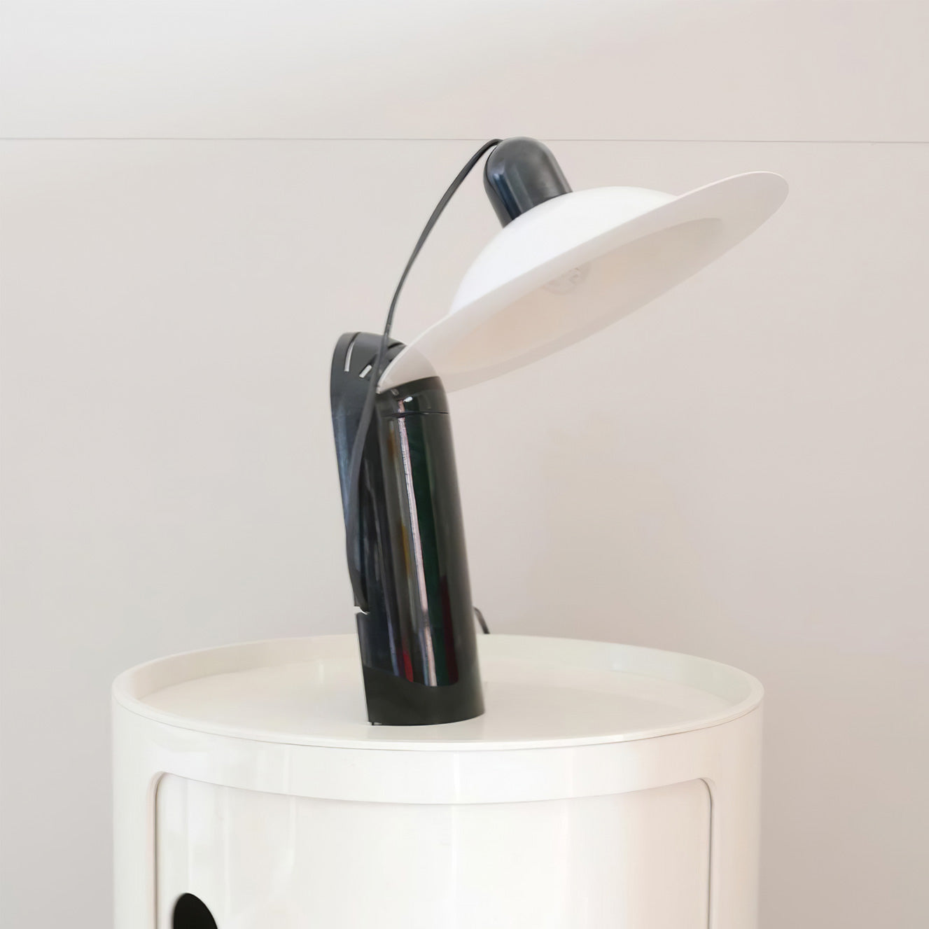 LumeShift – Modern Table Lamp with Adjustable Shade