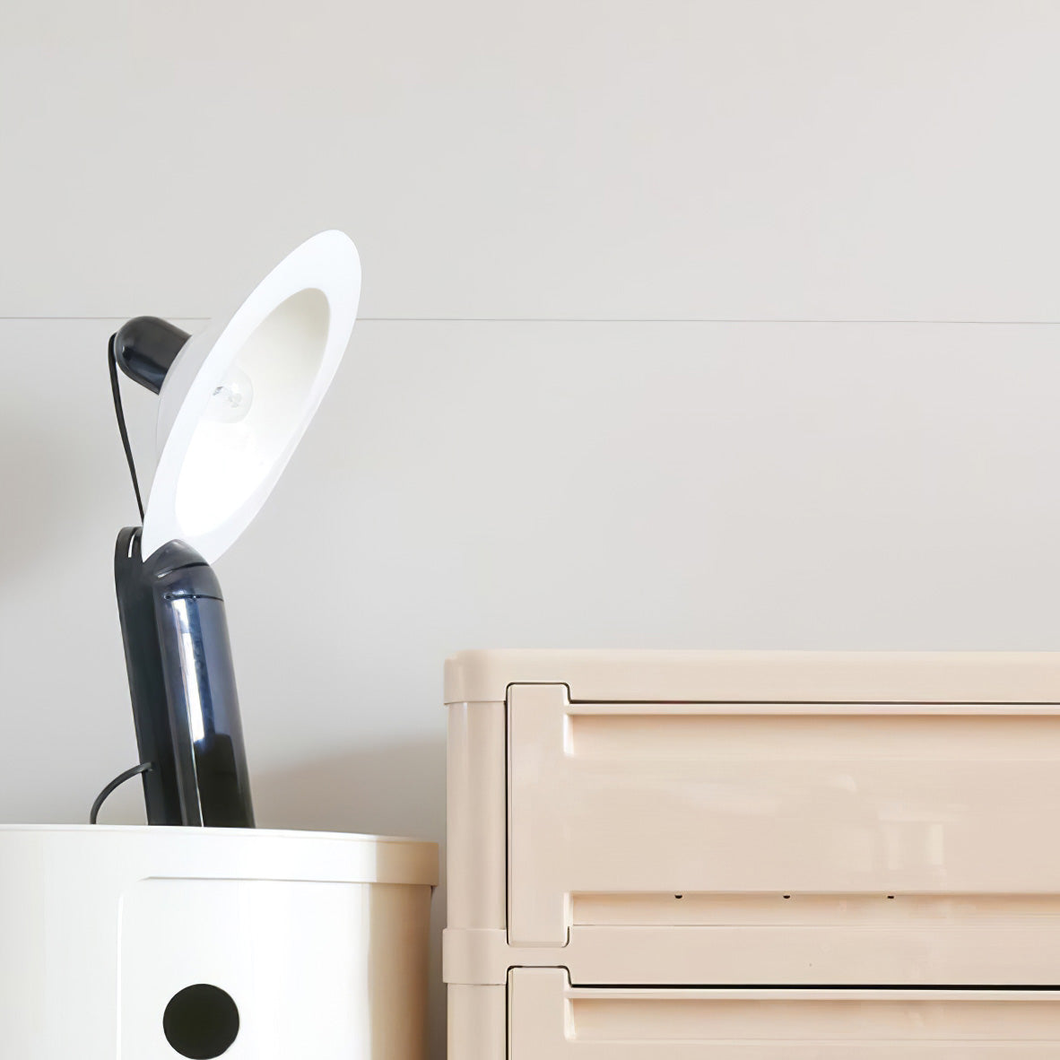 LumeShift – Modern Table Lamp with Adjustable Shade