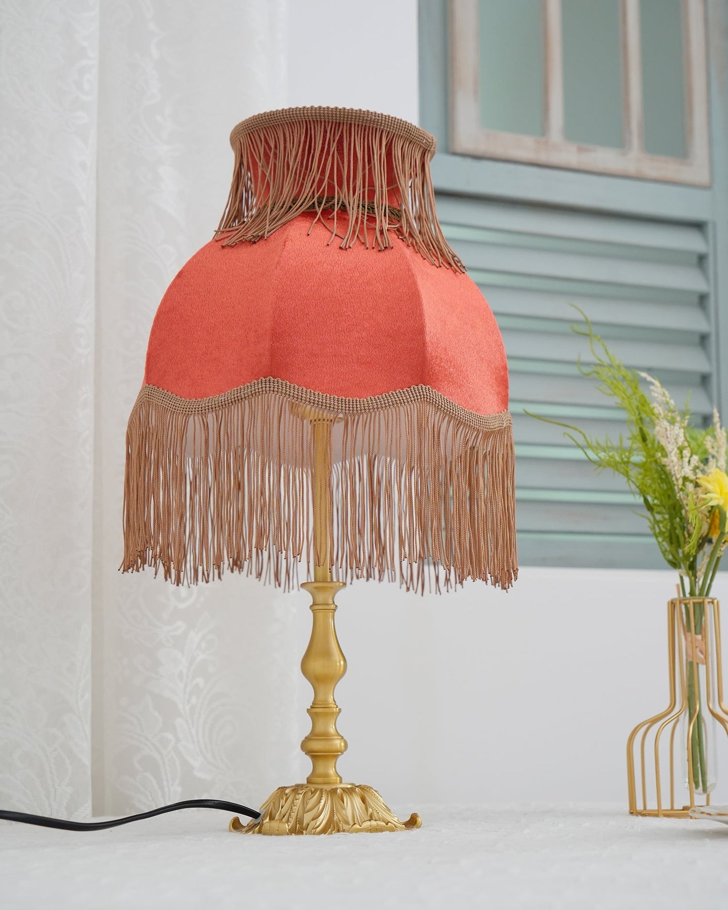 ElegantFringe – Modern Brass Lamp with Tassels