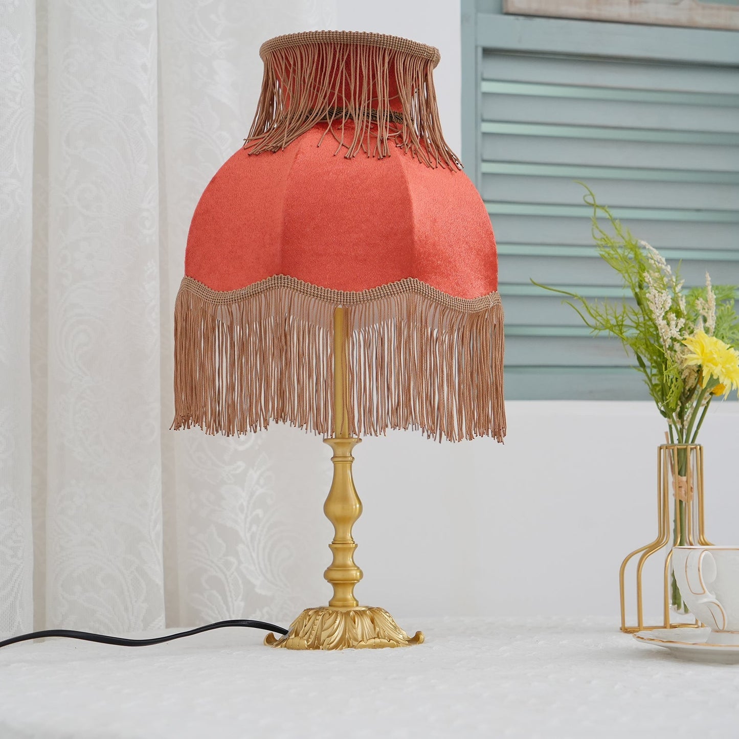 ElegantFringe – Modern Brass Lamp with Tassels