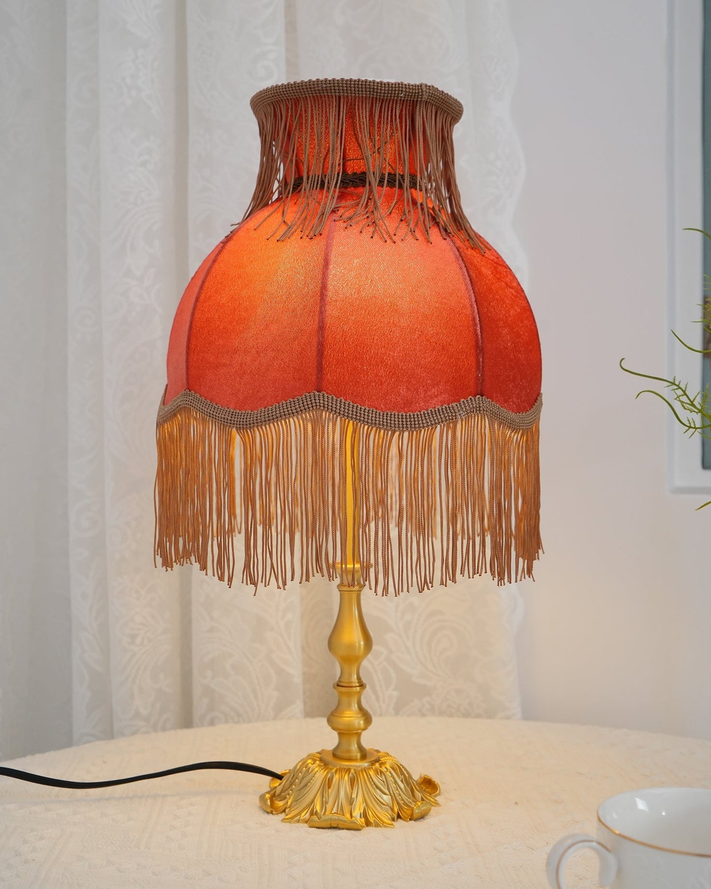 ElegantFringe – Modern Brass Lamp with Tassels
