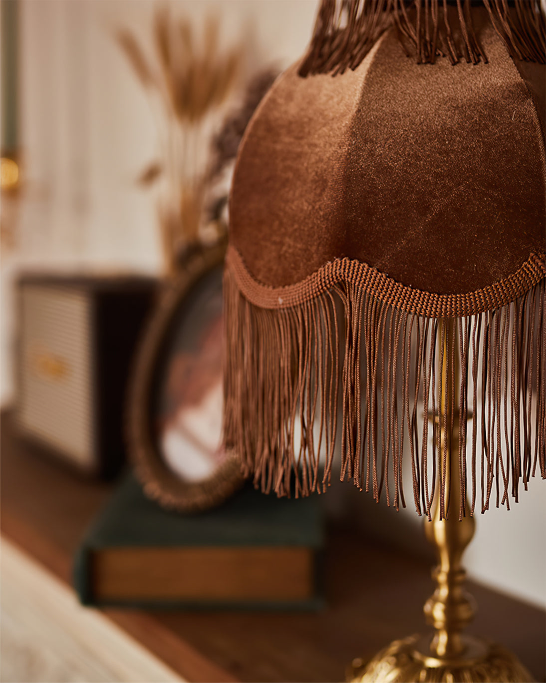 ElegantFringe – Modern Brass Lamp with Tassels
