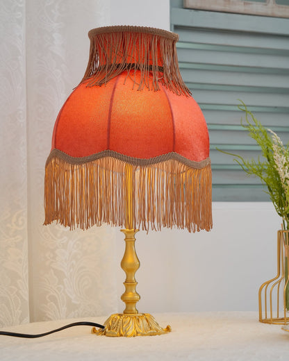 ElegantFringe – Modern Brass Lamp with Tassels