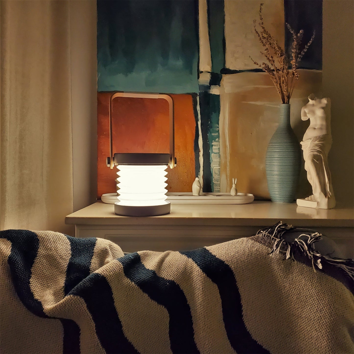 GlowLantern - Elegant Portable Table Lamp with Cozy Illumination