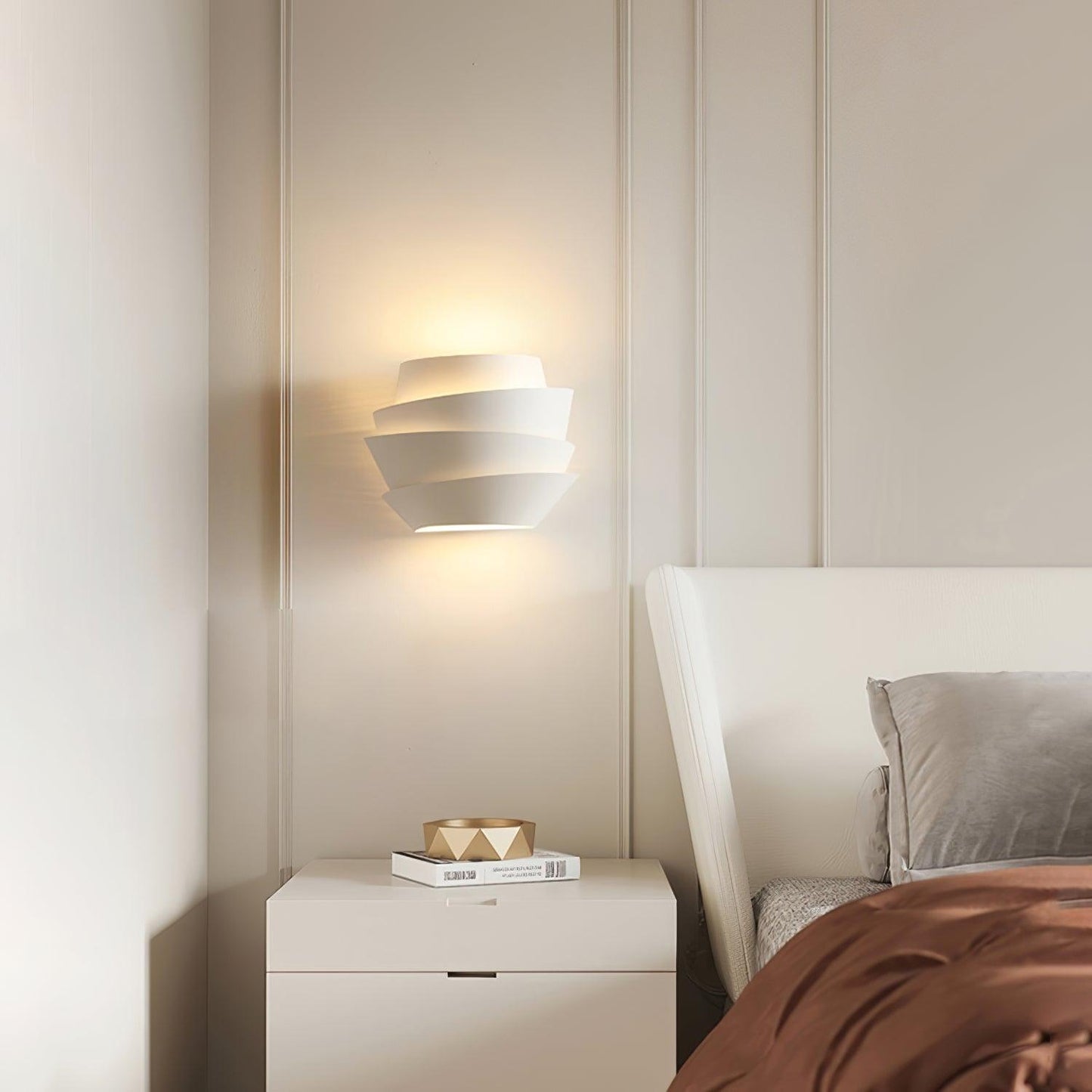 SoleilGlow – French Sunlight-Inspired Wall Lamp for Radiant Spaces