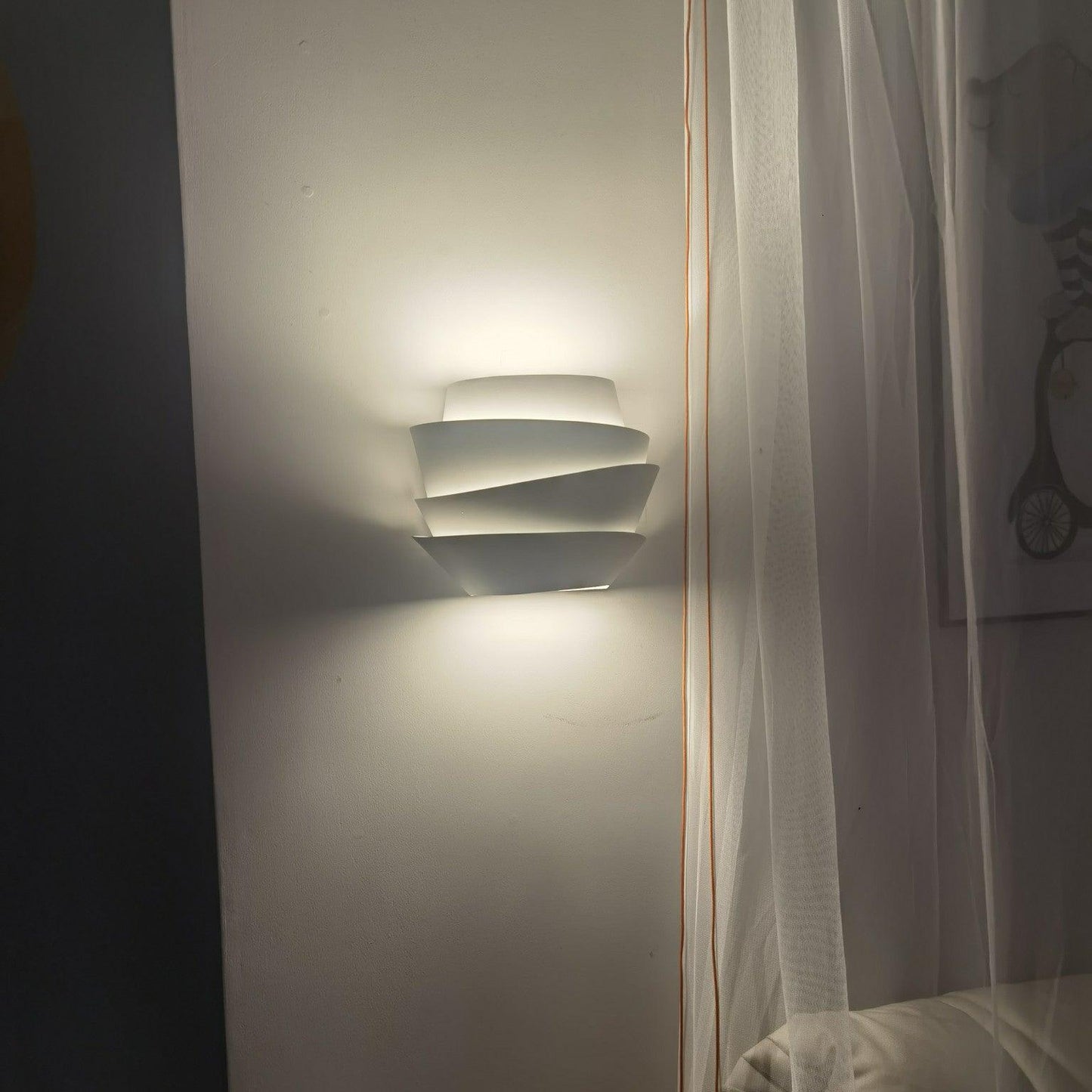 SoleilGlow – French Sunlight-Inspired Wall Lamp for Radiant Spaces