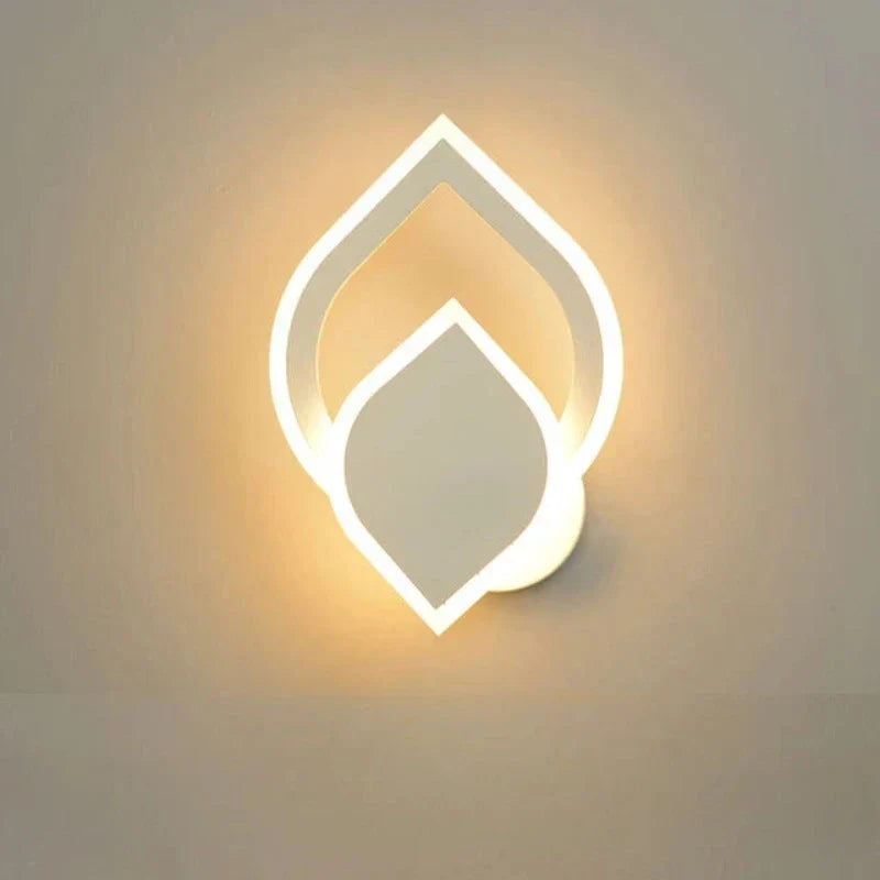 HeartGlow – Elegancka Lampa Ścienna