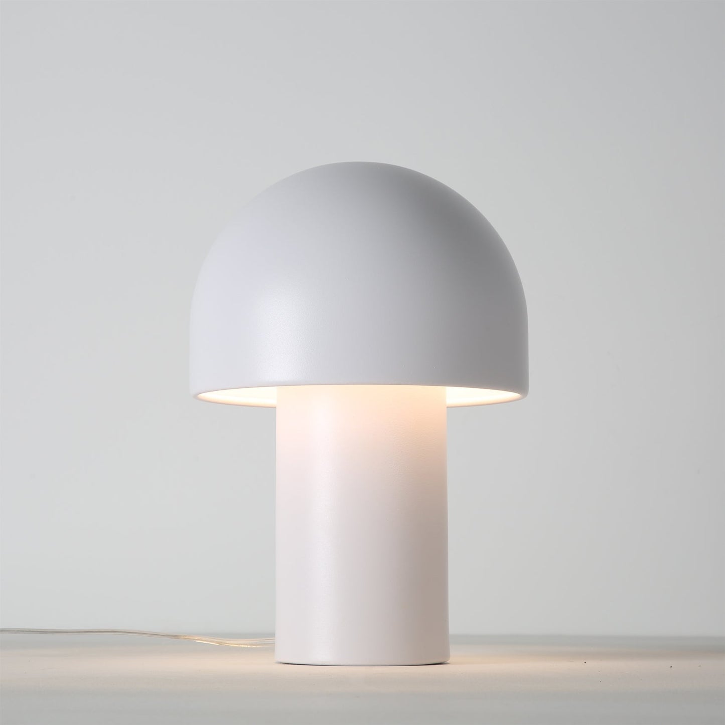 SubtleGlow - Elegant Bordlampe med Blød LED Glød