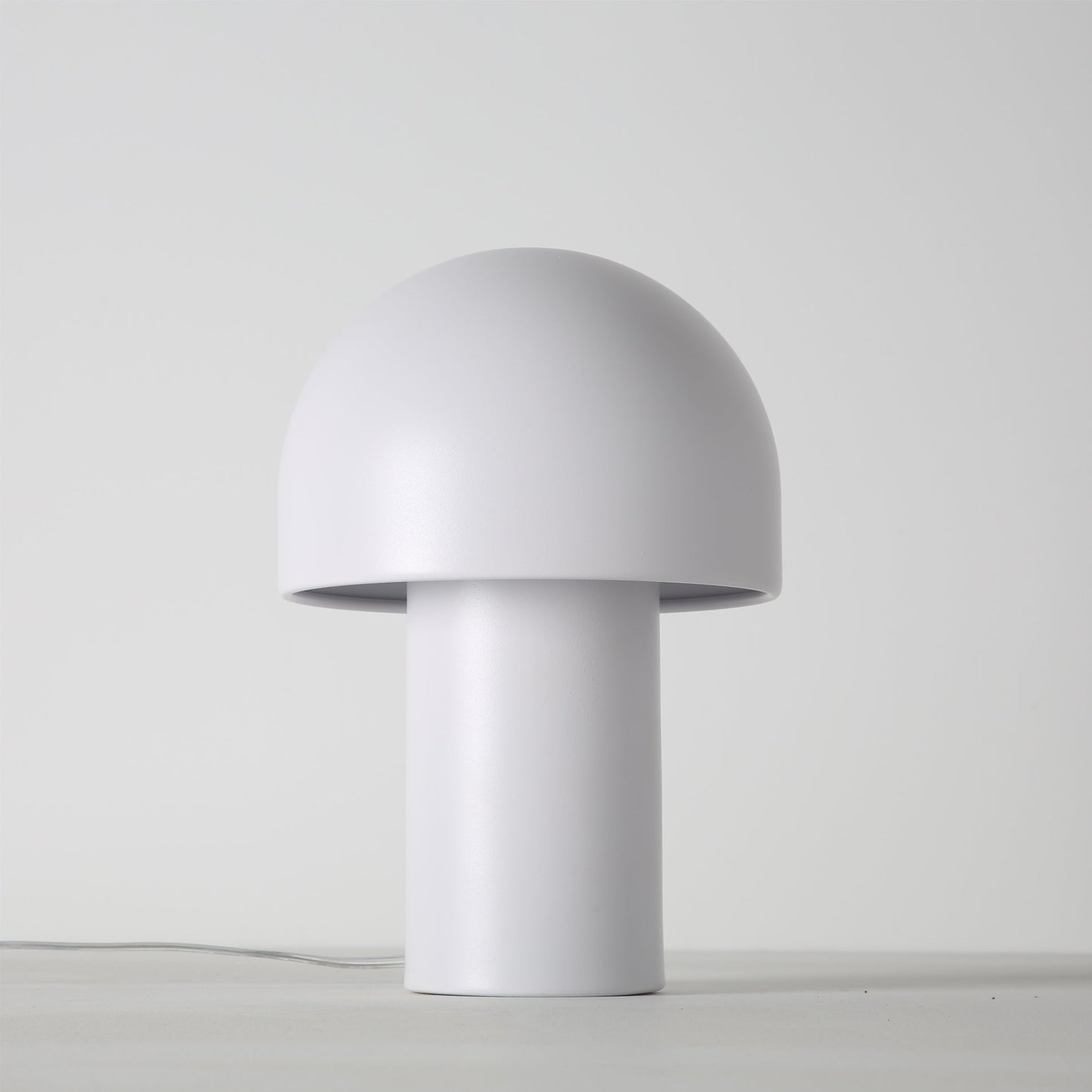 SubtleGlow - Elegant Bordlampe med Blød LED Glød