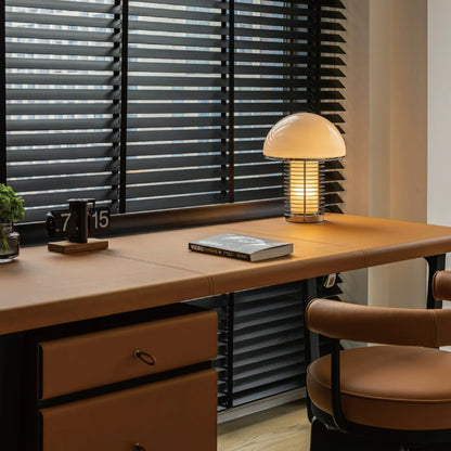 SubtleGlow - Lámpara de Mesa Moderna con Iluminación Suave y Acabado Refinado