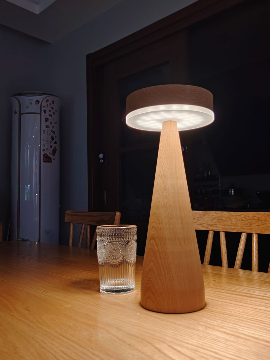 CoastalLuxe - Lampe de table avec fonction rechargeable et inspiration maritime