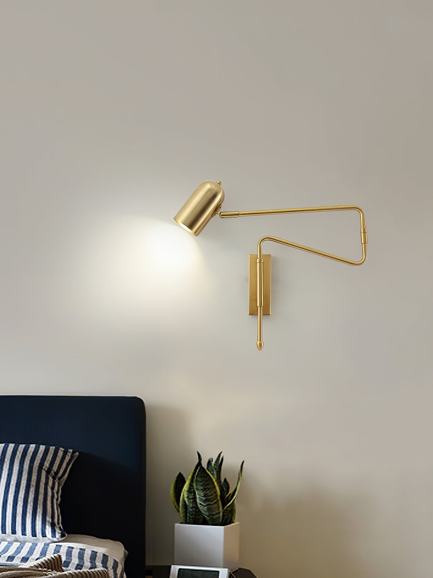 BeamFlex – Versatile Wall Lamp with Flexible Arm