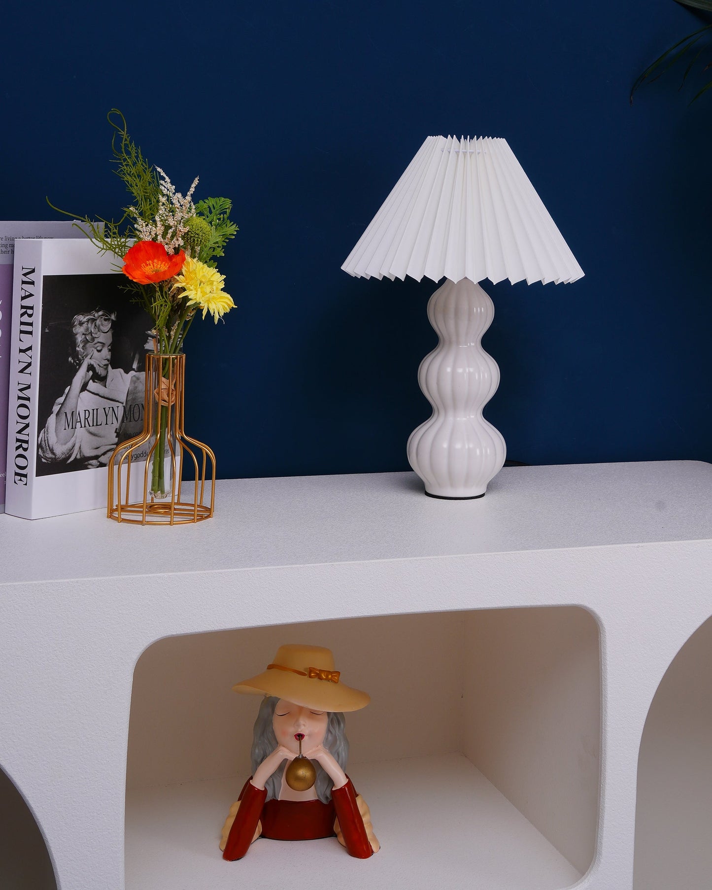 LunaRadiance - Lampada da Tavolo con Estetica Pieghettata e Luce Accogliente