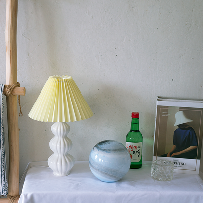 LunaRadiance - Lampada da Tavolo con Estetica Pieghettata e Luce Accogliente