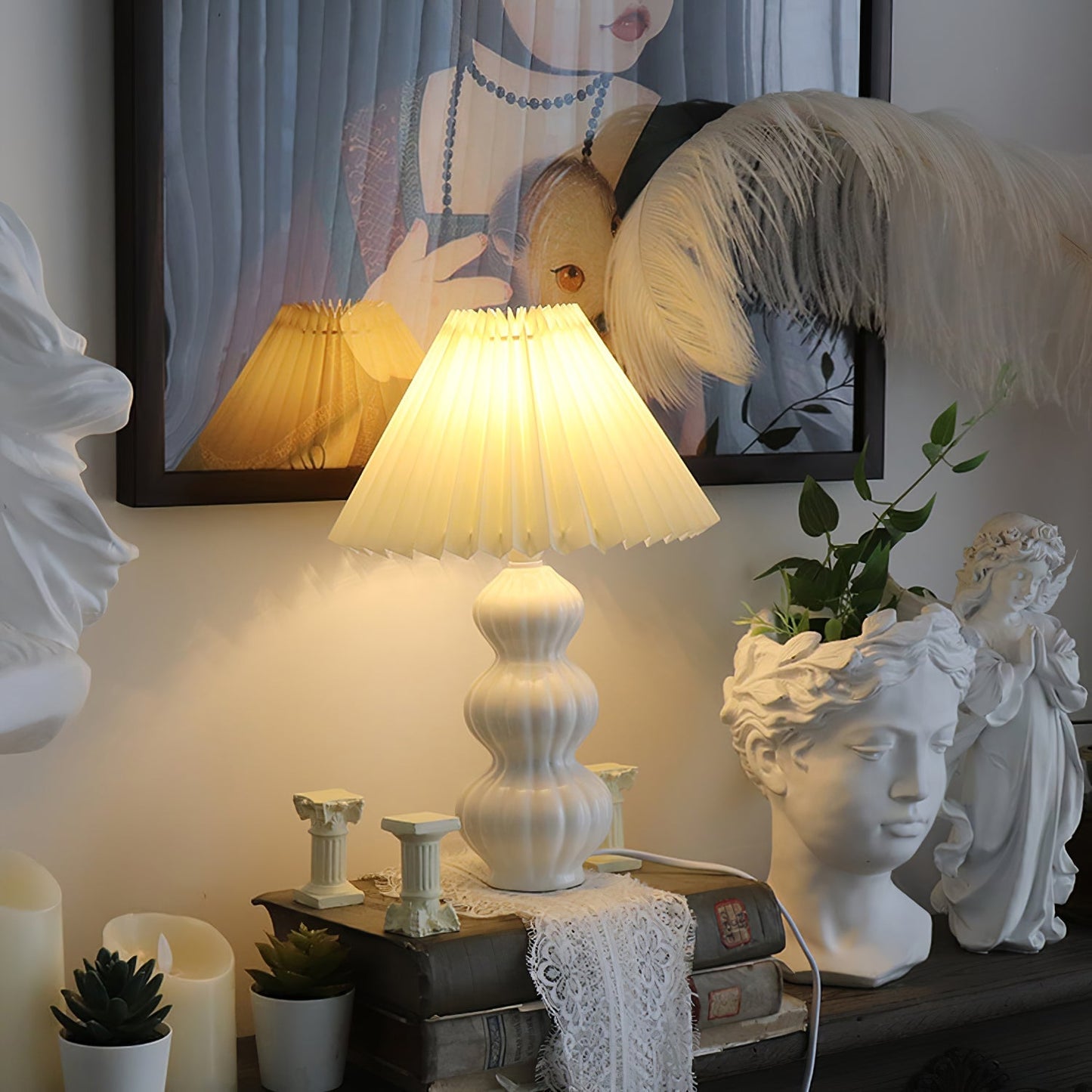 LunaRadiance - Lampada da Tavolo con Estetica Pieghettata e Luce Accogliente