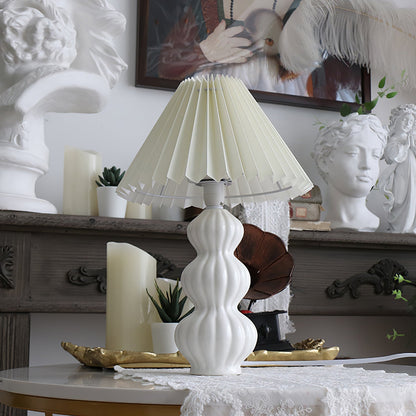 LunaRadiance - Lampada da Tavolo con Estetica Pieghettata e Luce Accogliente