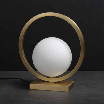 LuxeBrass - Bordlampe med messingberøring og atmosfærisk belysning