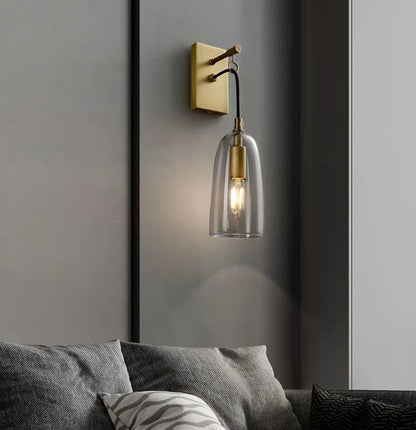 NovaGlow – Forfinet Guld Væglampe til Sofistikerede Interiører