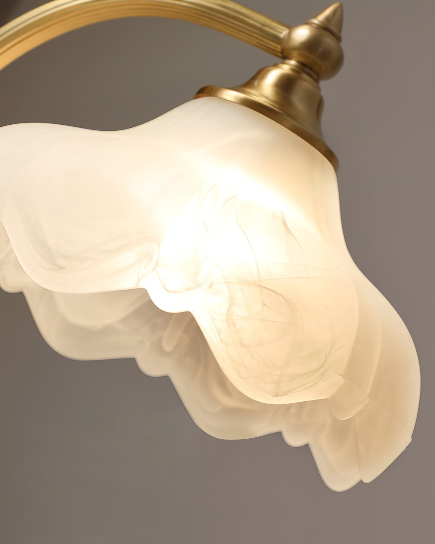 FloraLuxe - Lampe de table sophistiquée