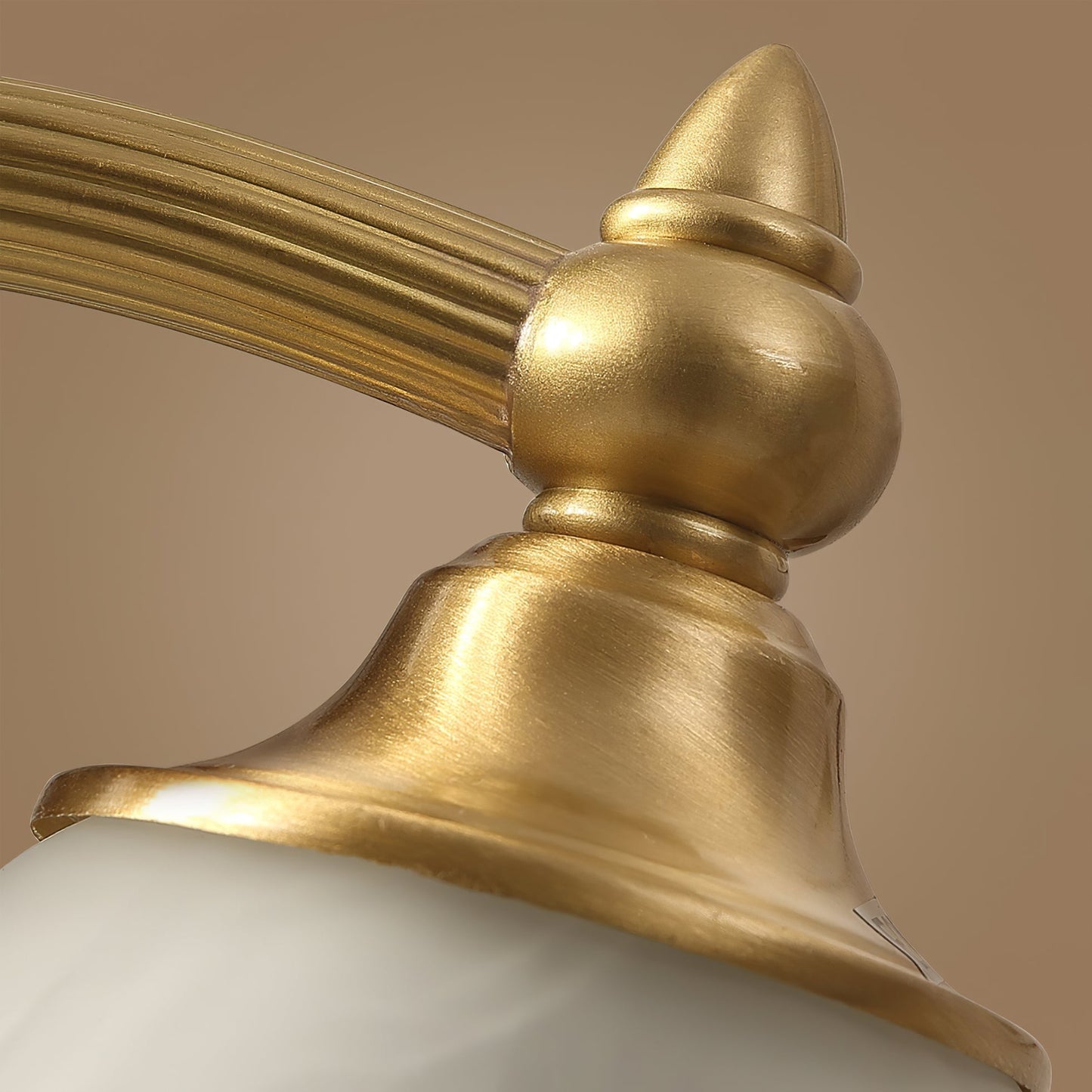 FloraLuxe - Lampe de table sophistiquée