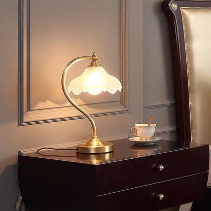 FloraLuxe - Lampe de table sophistiquée