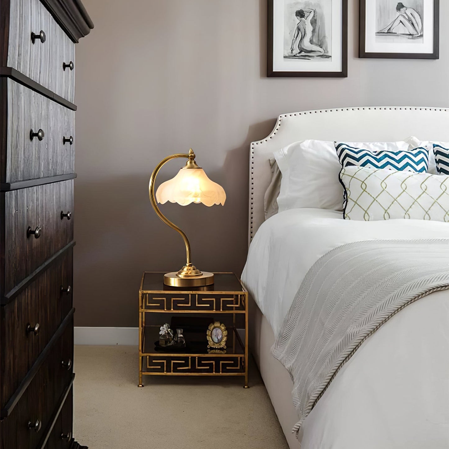 FloraLuxe - Lampe de table sophistiquée