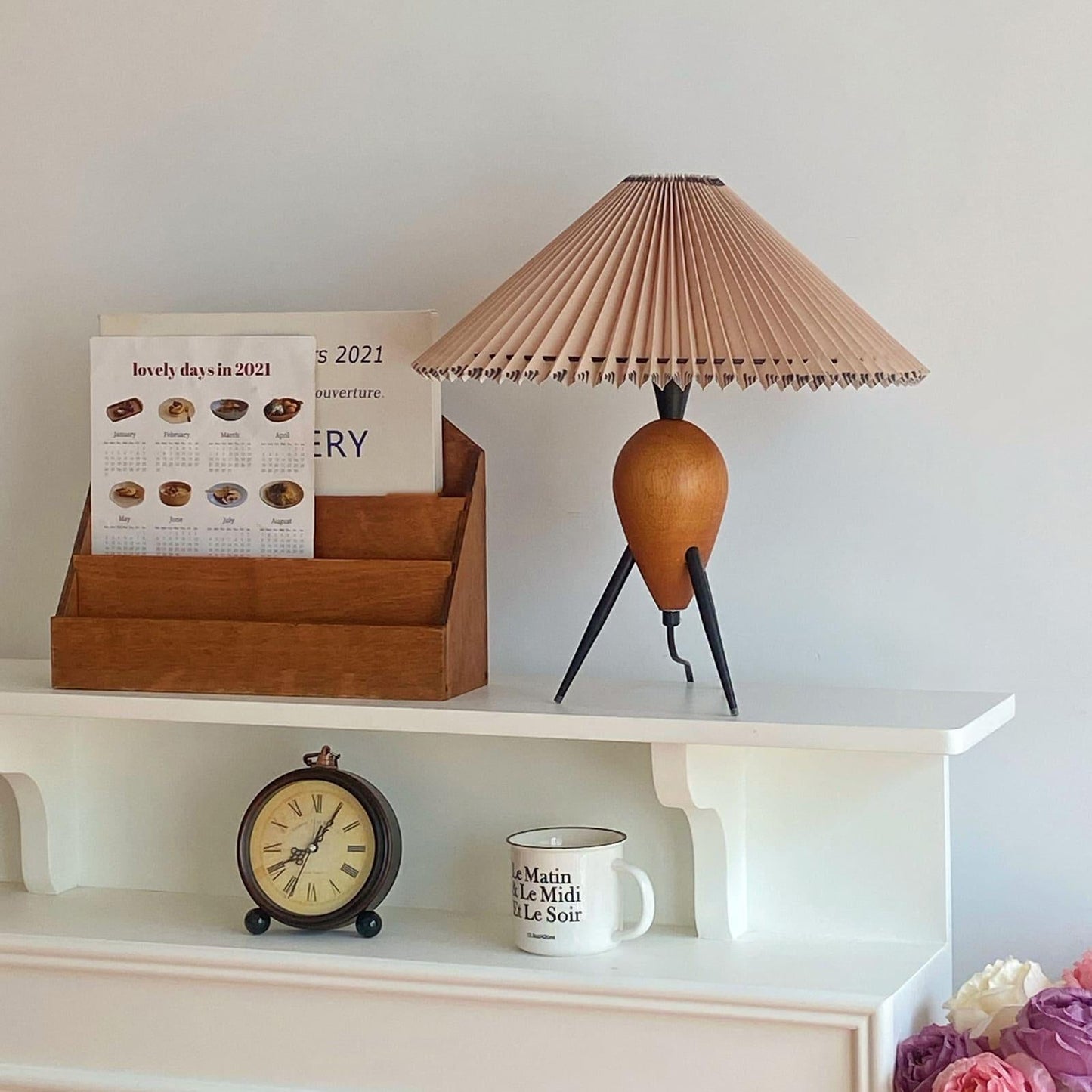 EcoBeam – Modern Tripod LED Lamp with Fabric Shade