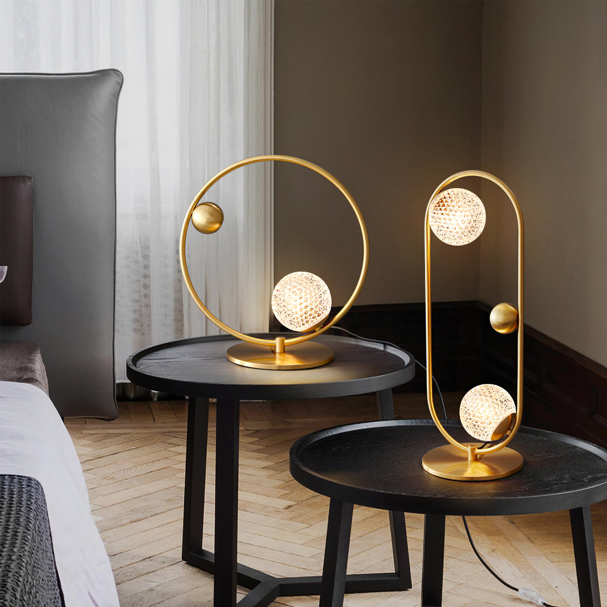GlobeLume – Stylish Table Lamp with Circular Glass Diffusers