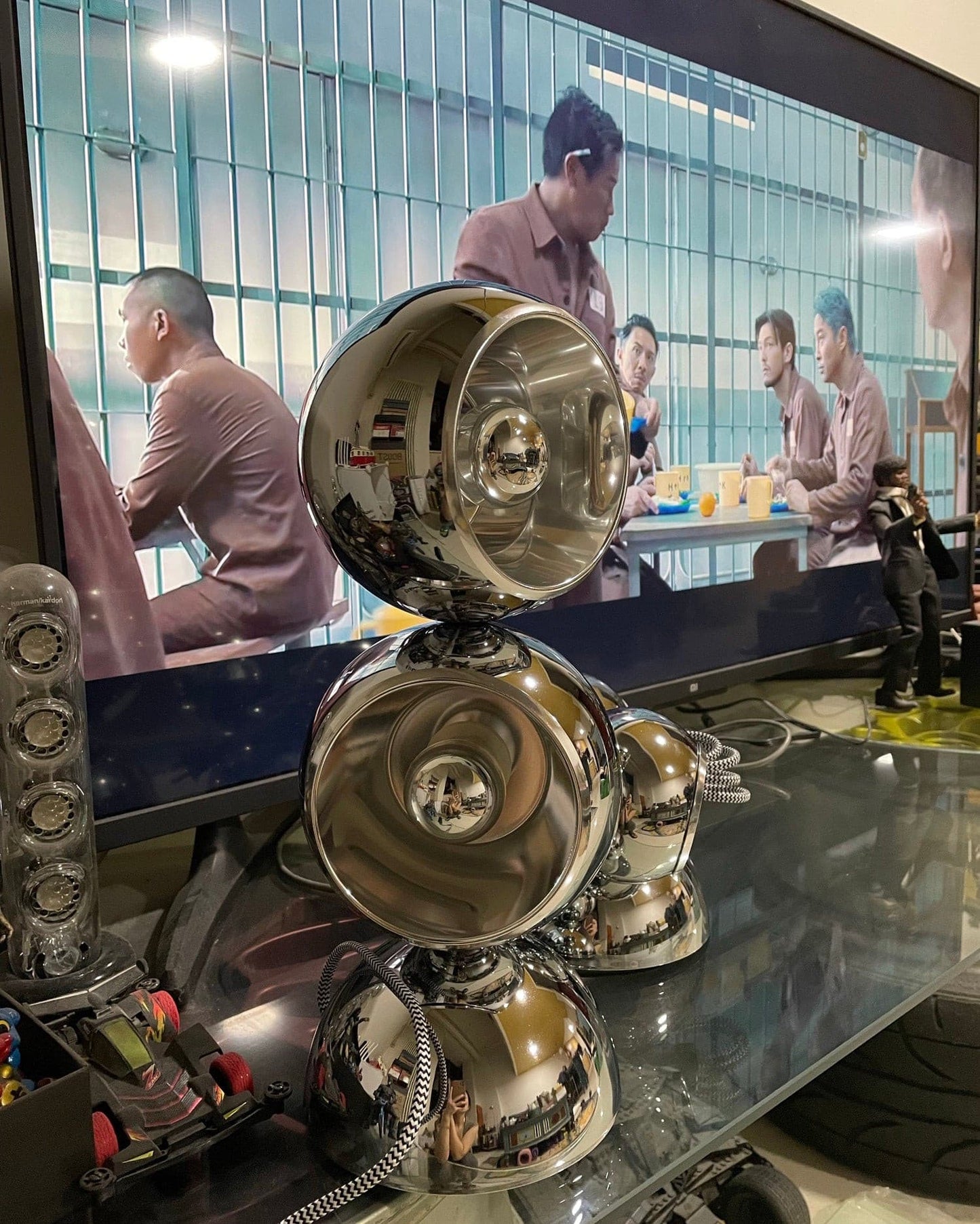 LuxeCharm - Lampada da Tavolo in Stile Mickey e Diffusione della Luce Accogliente