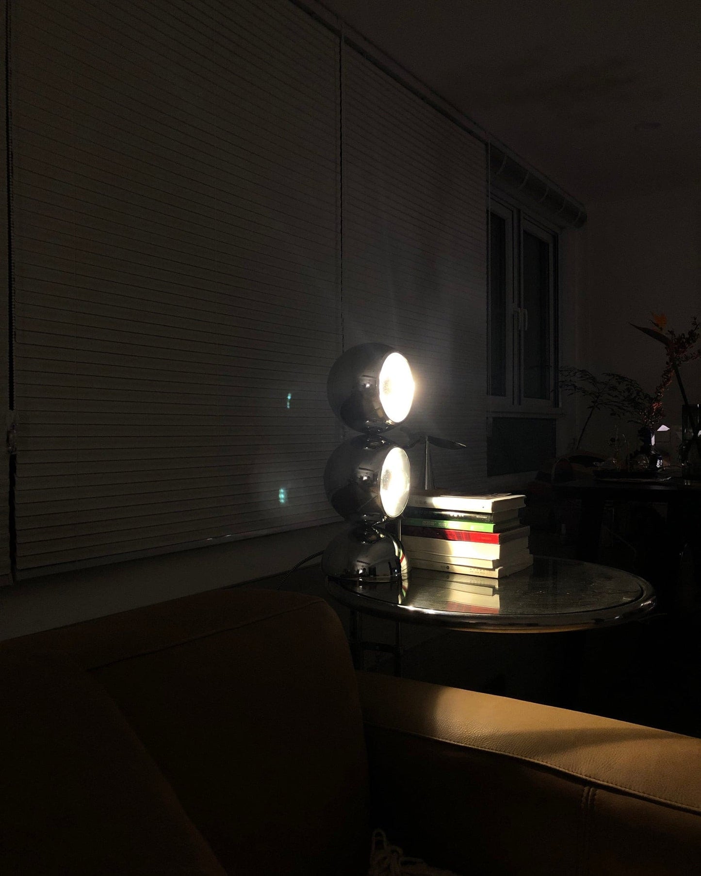 LuxeCharm - Lampada da Tavolo in Stile Mickey e Diffusione della Luce Accogliente