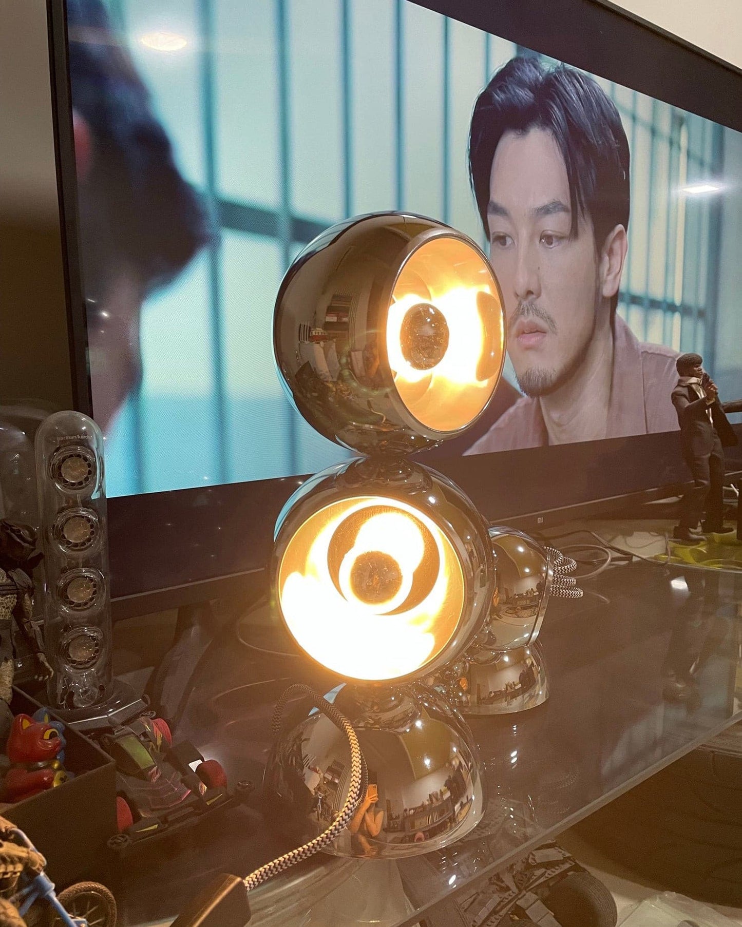 LuxeCharm - Lampada da Tavolo in Stile Mickey e Diffusione della Luce Accogliente