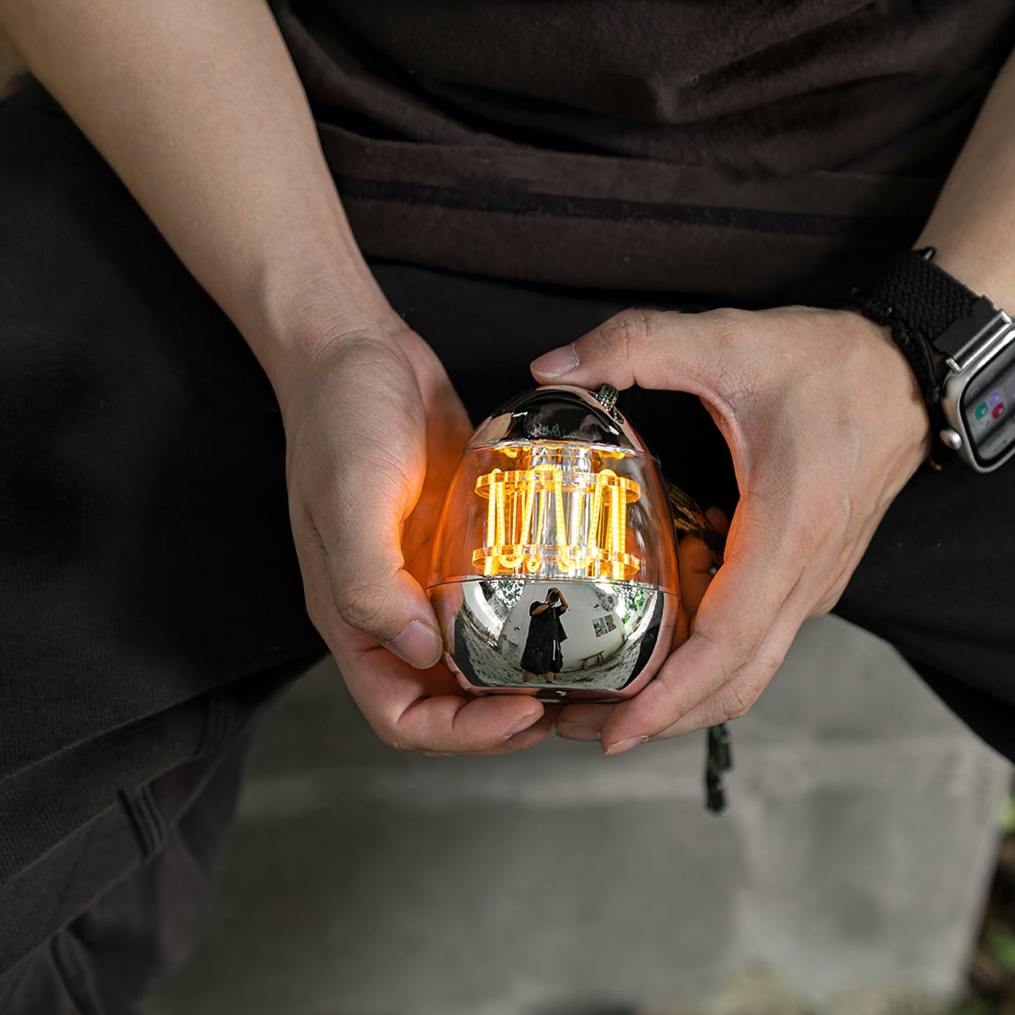 MiniEggLight - Elegant Skrivebordslampe