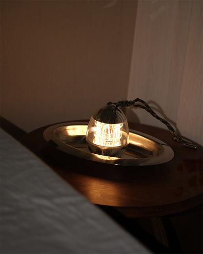 MiniEggLight - Elegant Skrivebordslampe