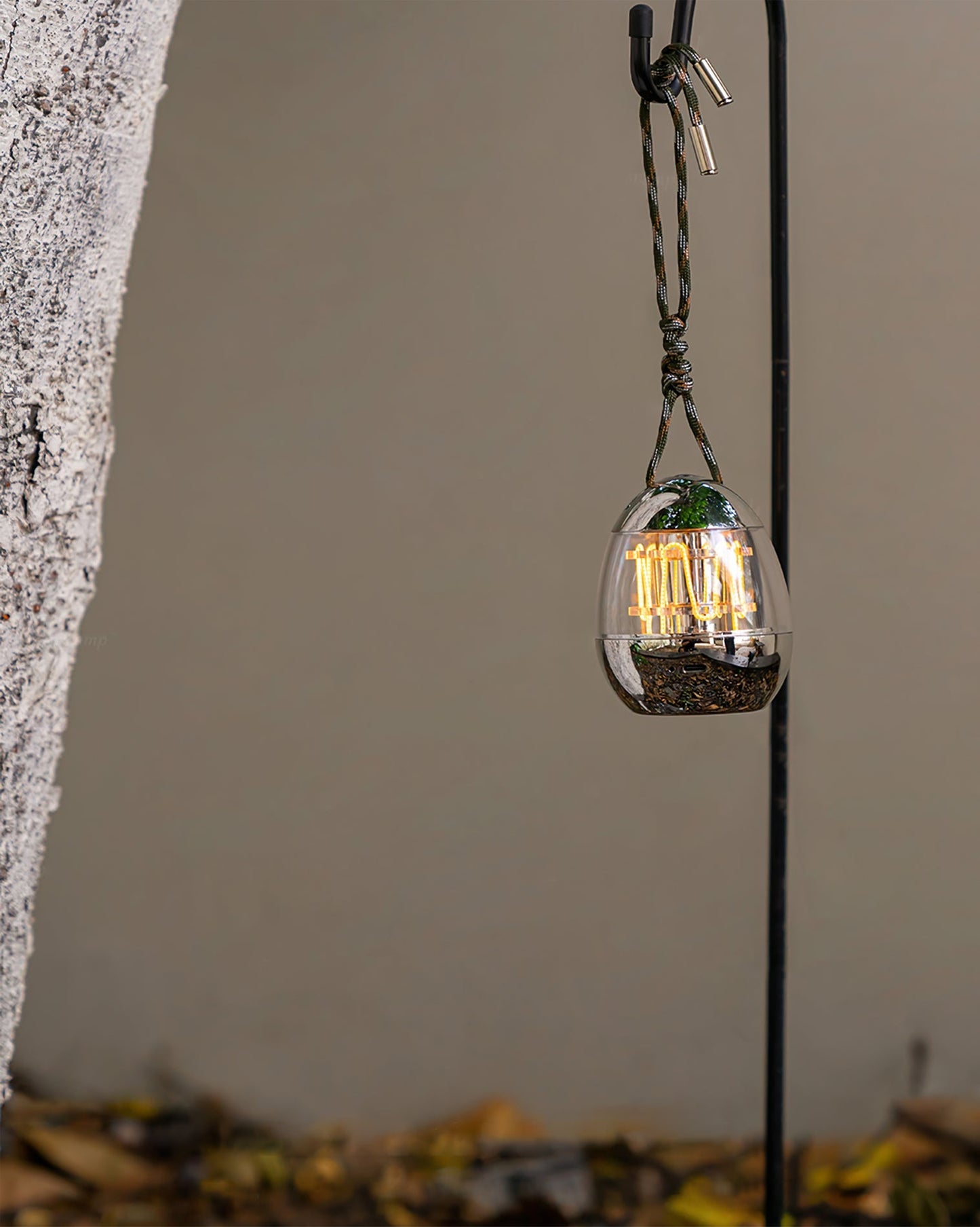 MiniEggLight - Elegant Skrivebordslampe