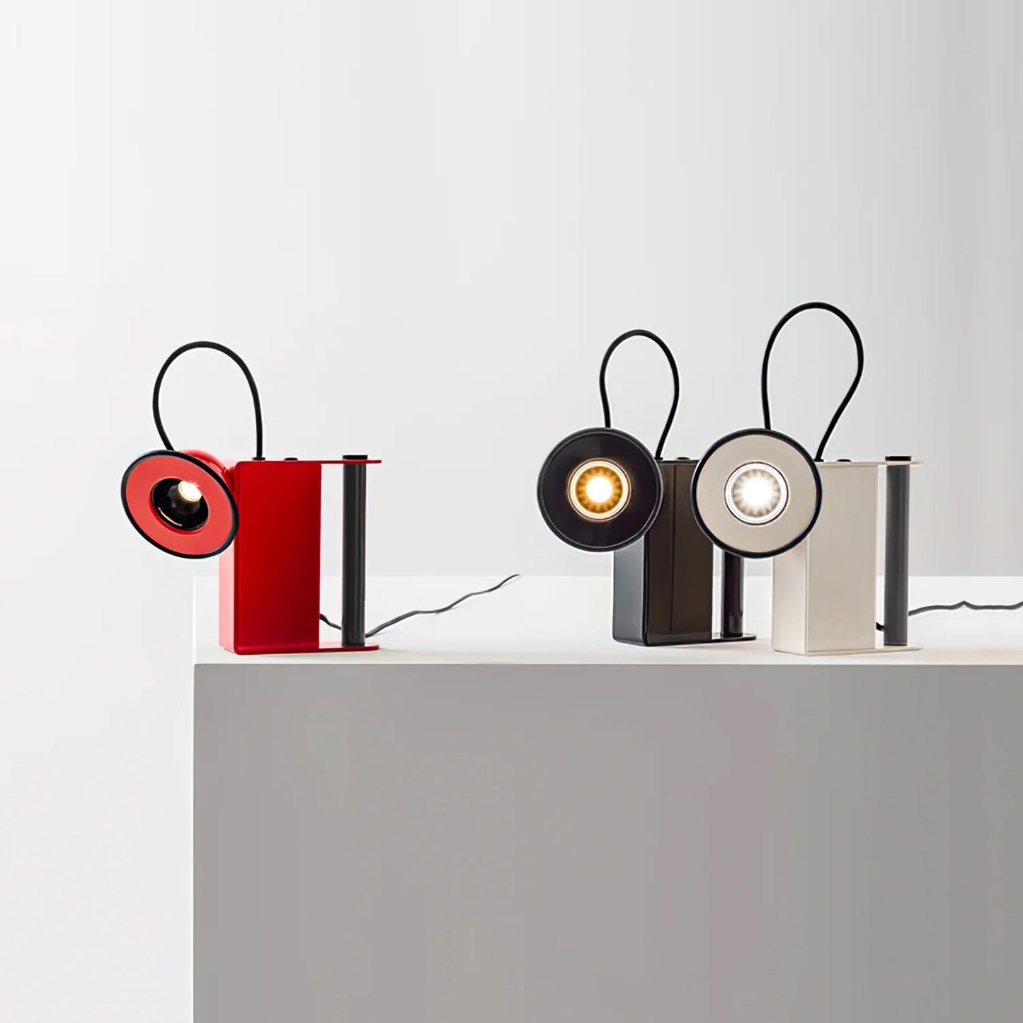 SmartBeam – Lampada da Tavolo LED Regolabile con Testa Magnetica