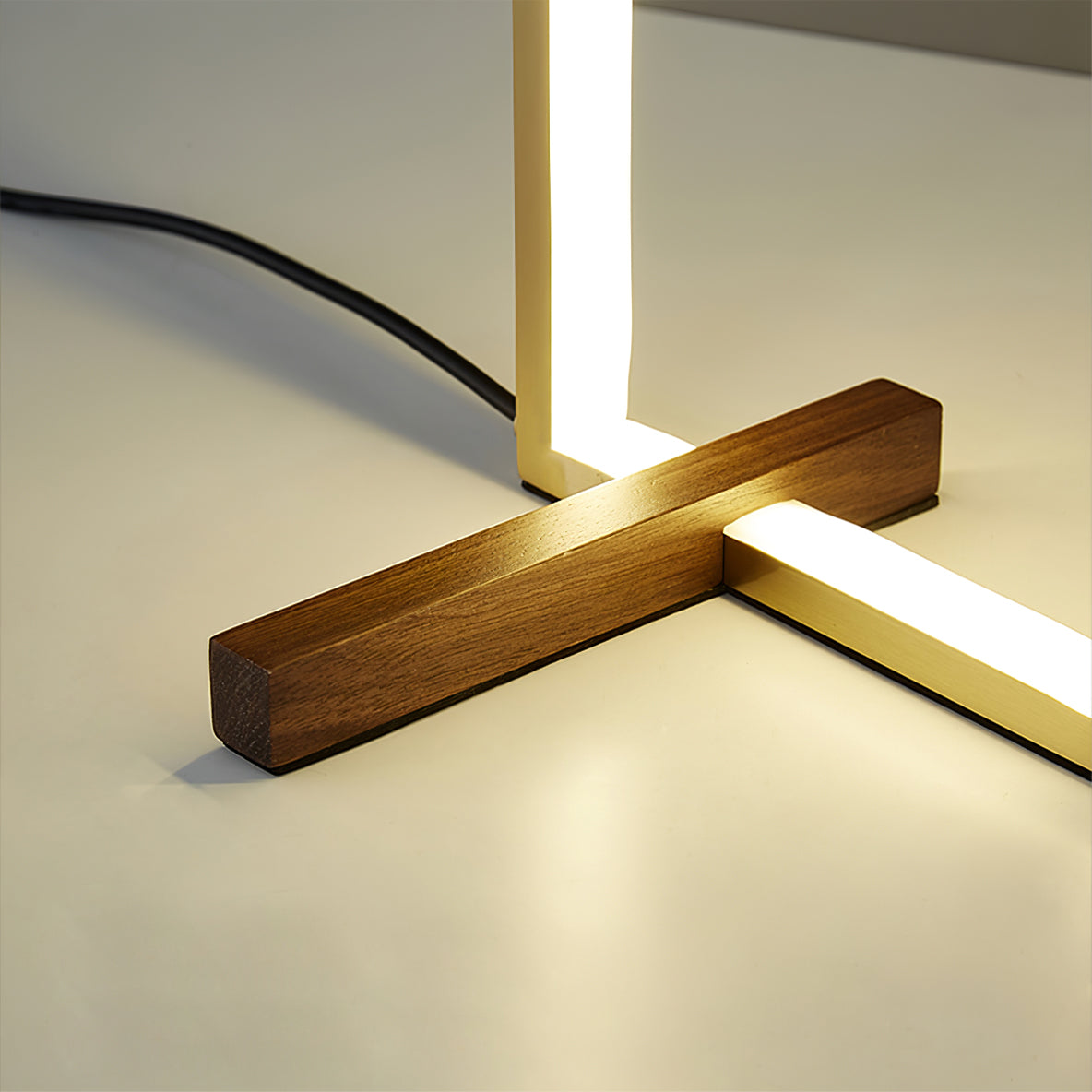 WoodGlow - Lampe de table rustique