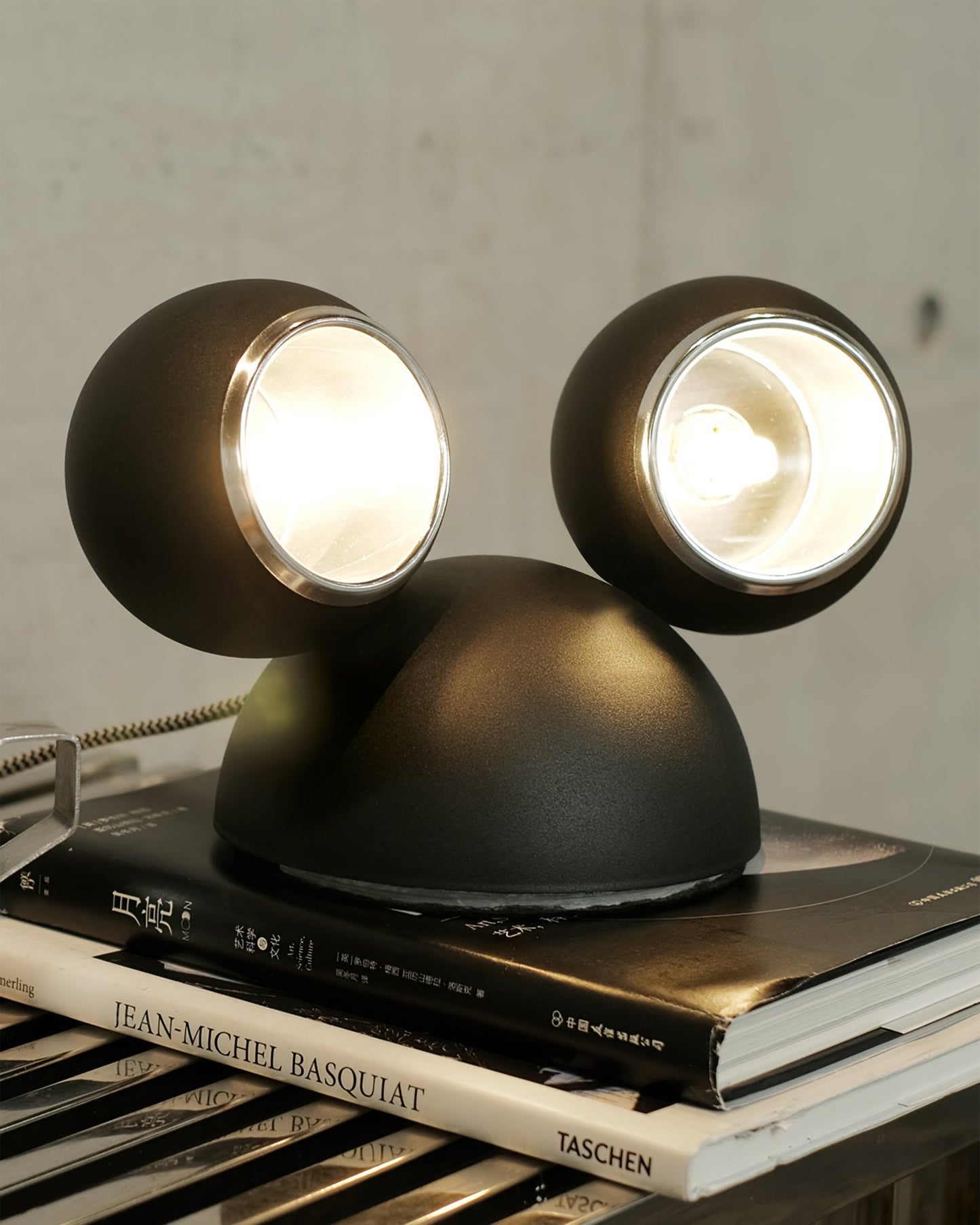 MickeySphere - Lámpara de Mesa Elegante