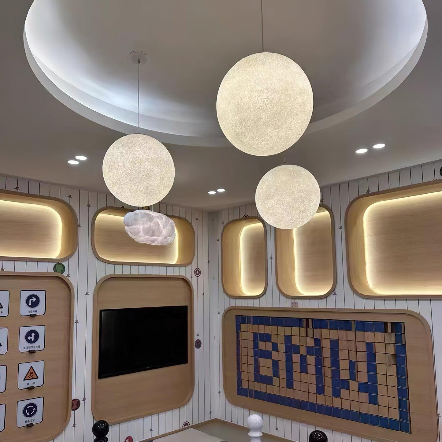 SilverMoon - Bright Pendant Light