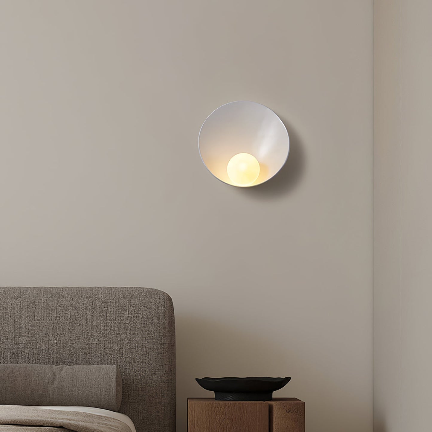 LuxeSphere – Round Nordic Wall Lamp for Contemporary Ambience