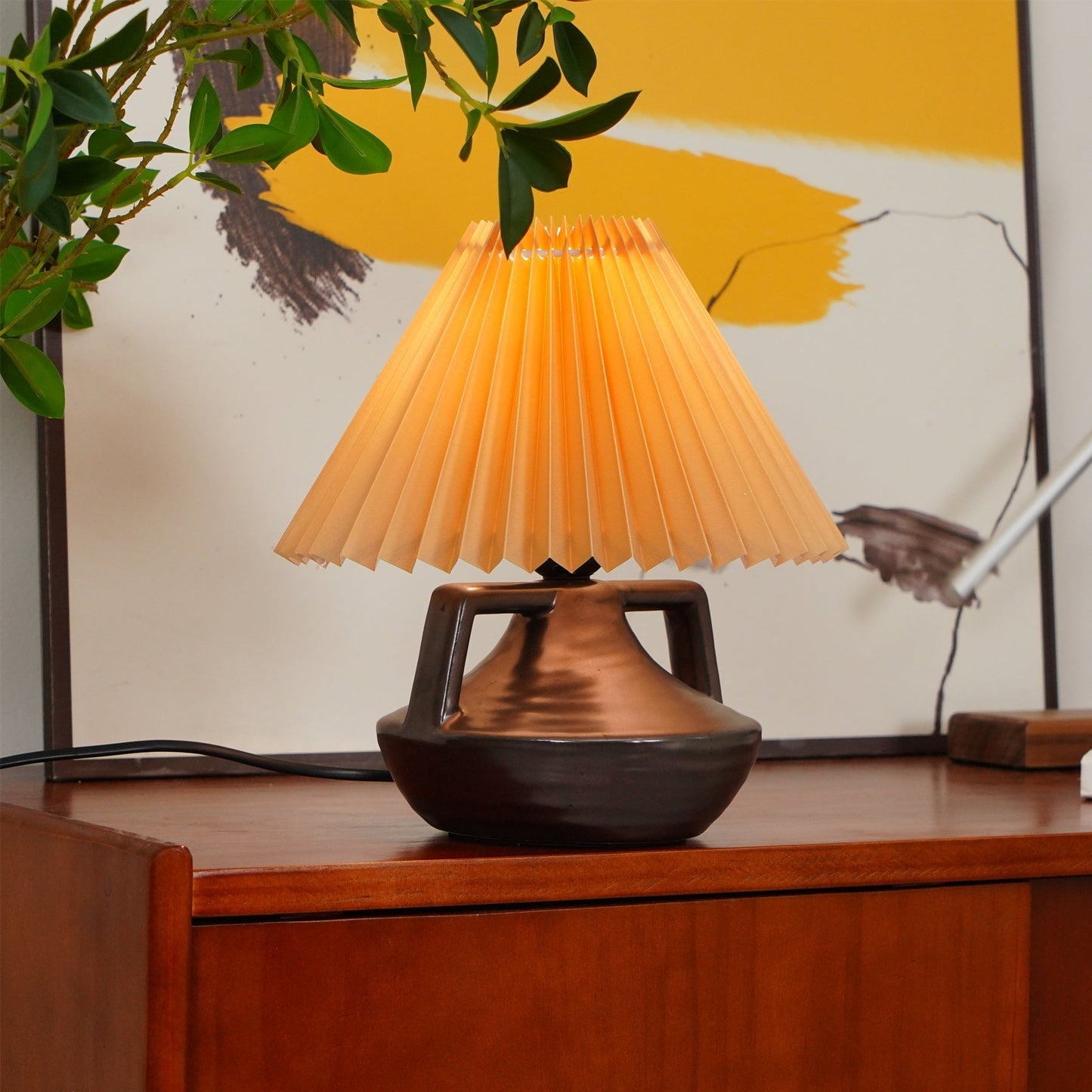 GentleNavia - Bordlampe med elegant plisseret skærm og blød glød