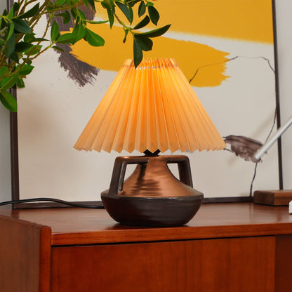 GentleNavia - Bordlampe med elegant plisseret skærm og blød glød