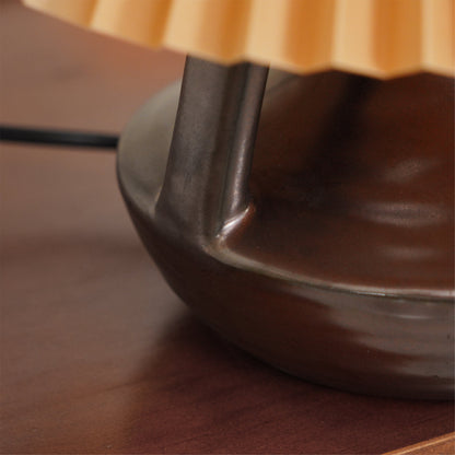 GentleNavia - Bordlampe med elegant plisseret skærm og blød glød