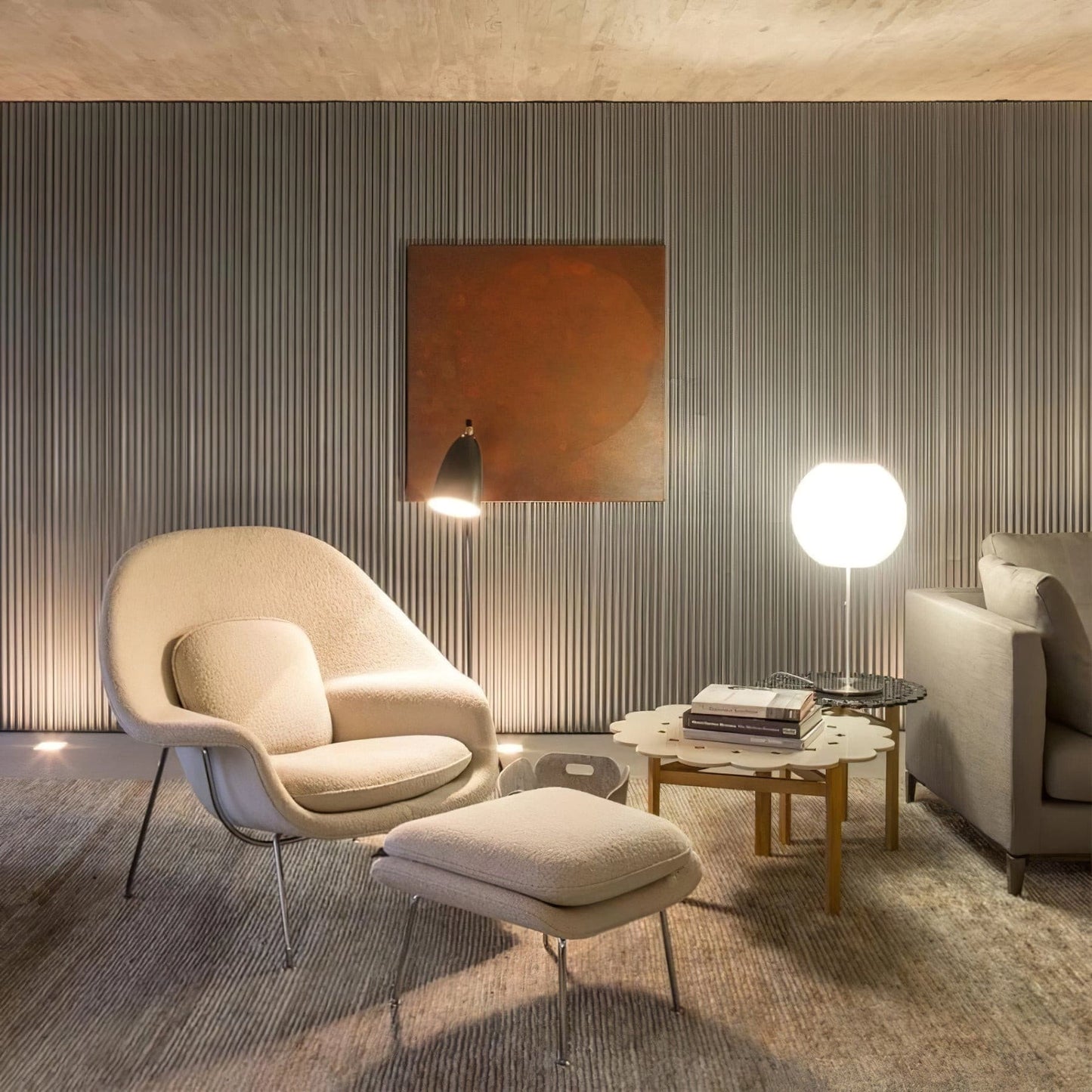 SteelAura – Lámpara de Mesa Elegante con Atractivo Moderno