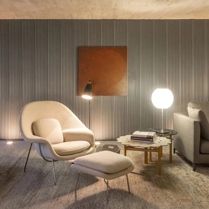 SteelAura – Lámpara de Mesa Elegante con Atractivo Moderno