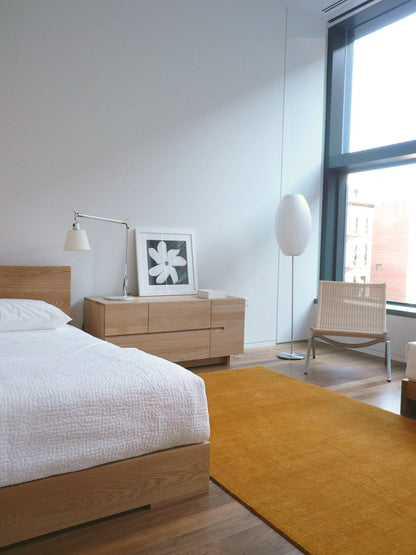 SteelAura – Lámpara de Mesa Elegante con Atractivo Moderno