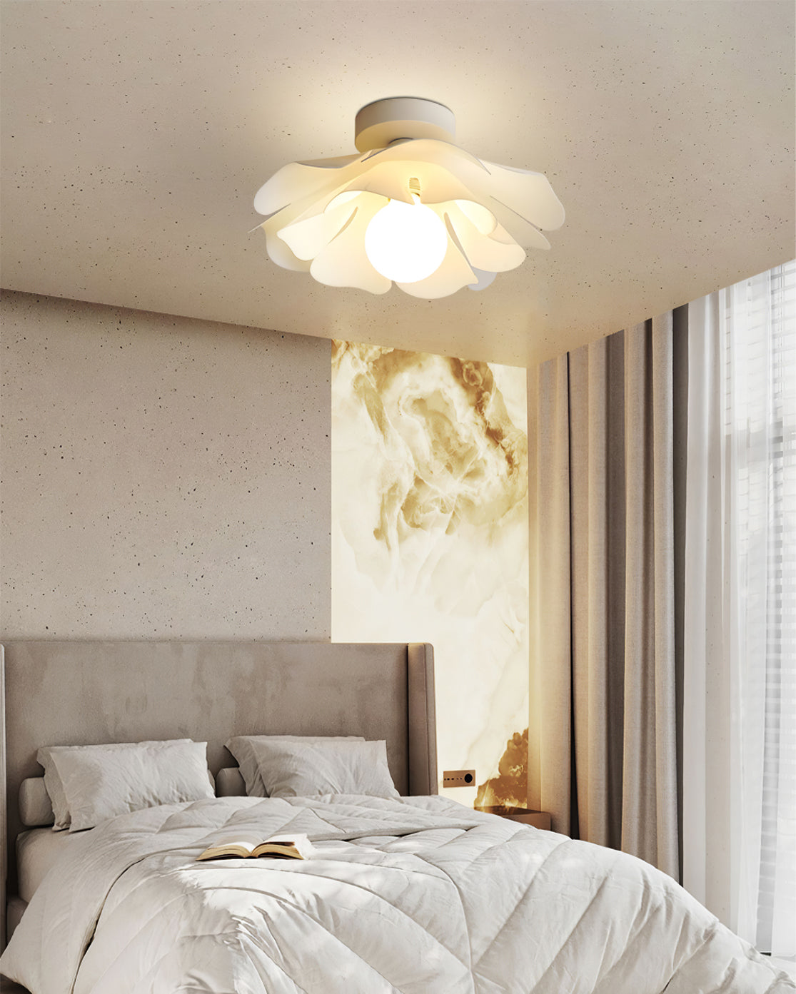 MoonlitBloom - Loftlampe med natblomster og varm belysning