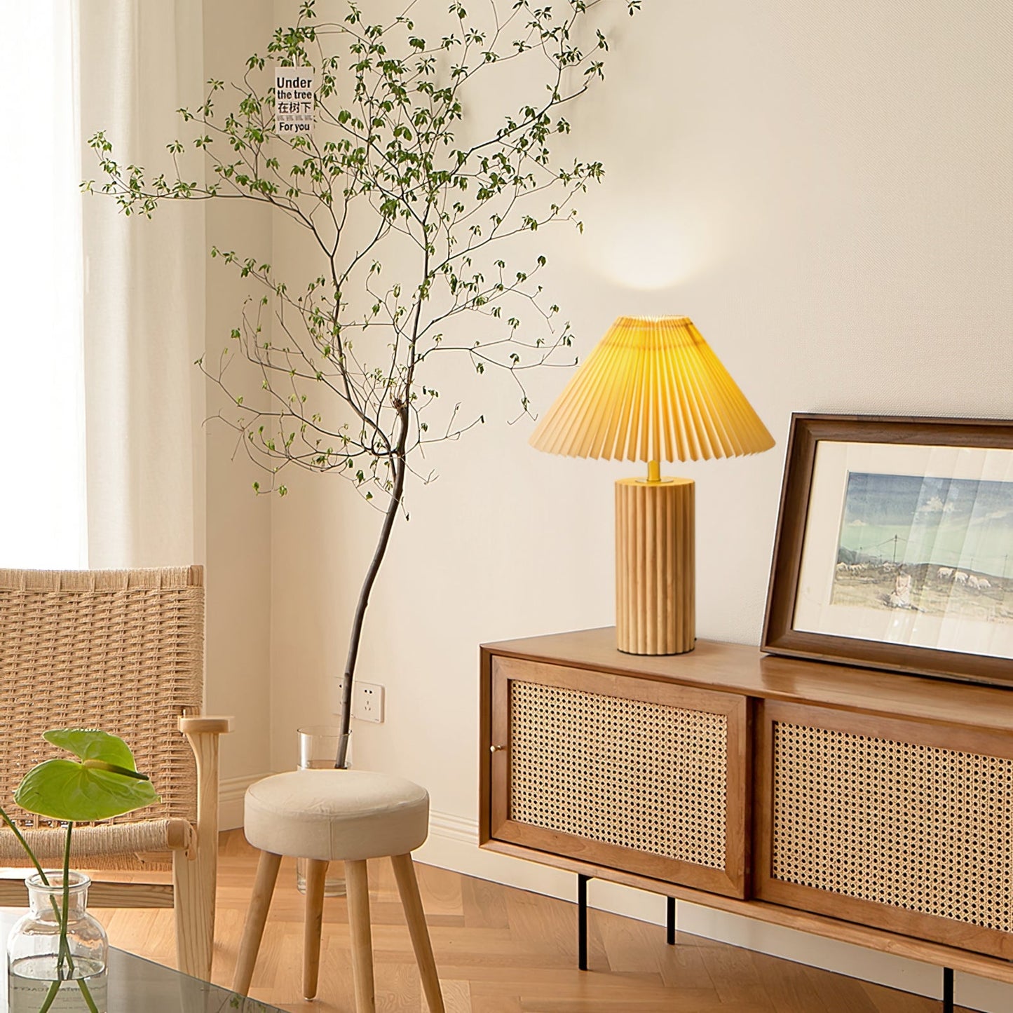 LumaNora - Lampe de Table Élégante